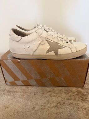 Golden Goose White Leather Low-Top Sneaker with Gray Star
